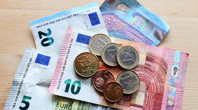 Eurobarómetro mostra haver forte apoio ao euro e ao Mecanismo de Recuperação e Resiliência e à retirada das moedas de 1 e 2 cêntimos do euro Eurobarómetro mostra haver forte apoio ao euro e ao Mecanismo de Recuperação e Resiliência e à retirada das moedas de 1 e 2 cêntimos do euro