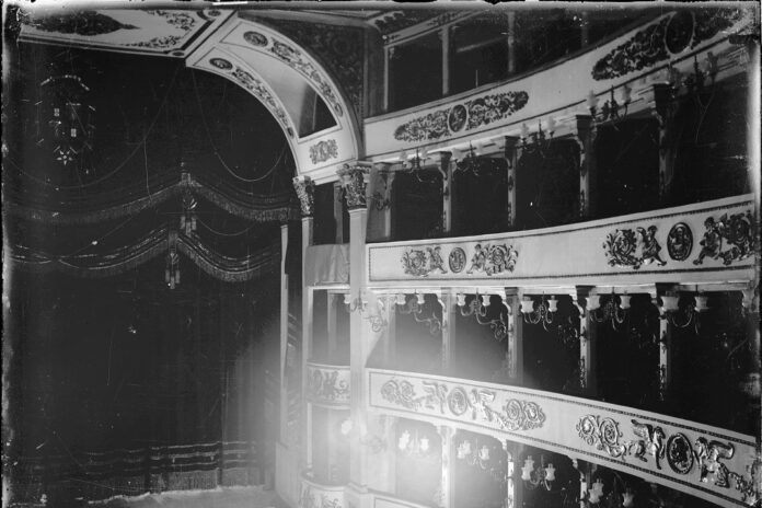 Mesa-redonda explora legado do Real Teatro de São João