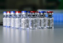 Vacina russa COVID-19 Sputnik V mostra eficácia de 92% em ensaios de fase 3