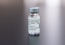 Comissão Europeia adquire vacina COVID-19 da Novavax