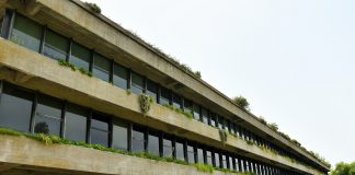 “Amazônia” de Sebastião Salgado em concerto com a Orquestra Gulbenkian “Amazônia” de Sebastião Salgado em concerto com a Orquestra Gulbenkian