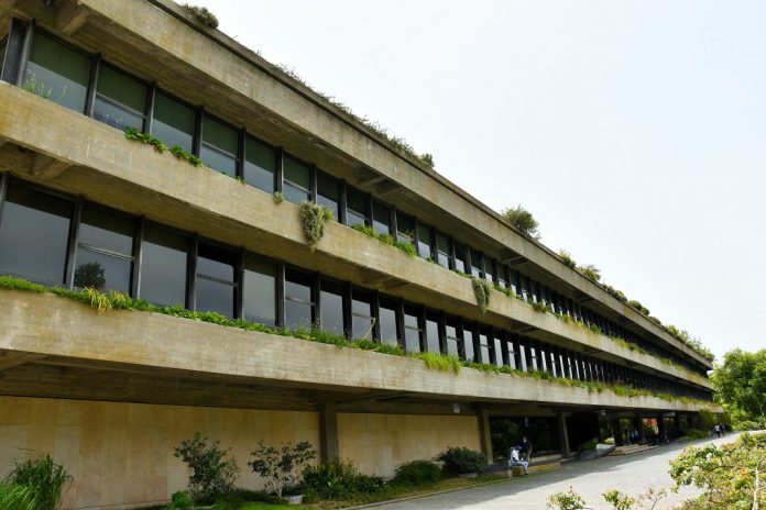 “Amazônia” de Sebastião Salgado em concerto com a Orquestra Gulbenkian