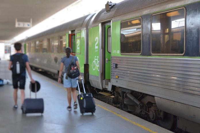 Parlamento Europeu pretende alterações à Diretiva Viagens Organizadas para proteger melhor quem viaja