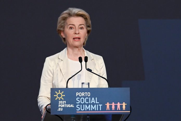 Ursula von der Leyen define metas na Cimeira Social do Porto