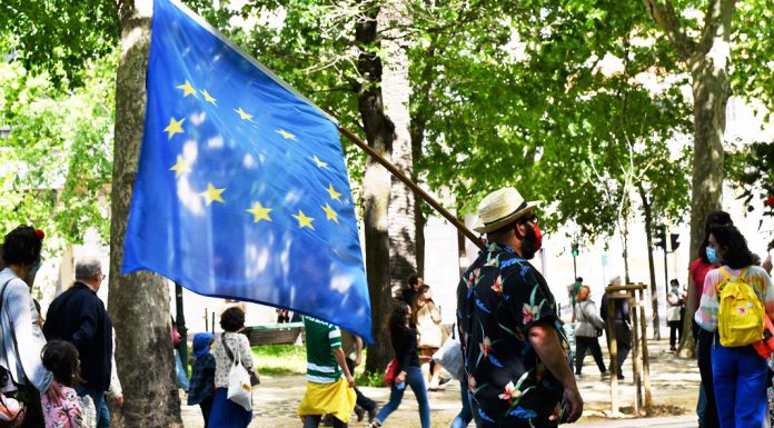 Comissão Europeia quer Quadro Temporário de Crise para apoiar a economia face ao aumento dos preços