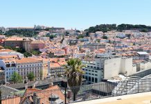 Universitários em Hackathome estudam soluções para casas vazias em Lisboa