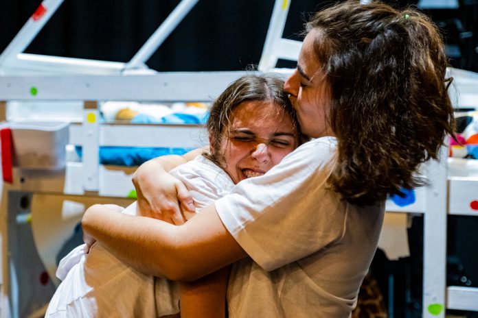 “Odeio a Minha Irmã” no AMAS em Agualva-Cacém