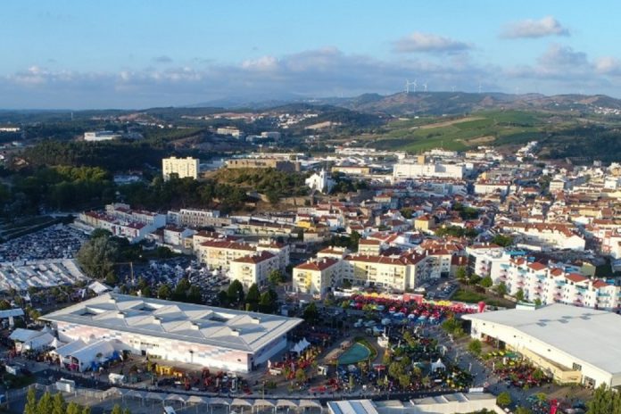 Carolina Deslandes, GNR e David Carreira na Feira de São Pedro, em Torres Vedras