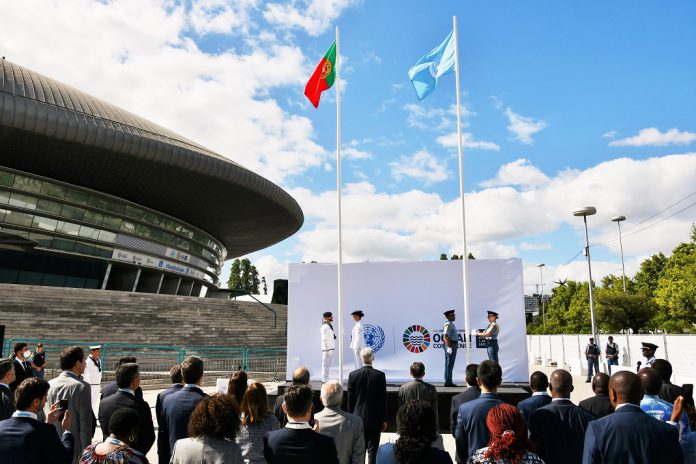 Hasteada bandeira das Nações Unidas, em Lisboa, assinalando Conferência dos Oceanos Hasteada bandeira das Nações Unidas, em Lisboa, assinalando Conferência dos Oceanos