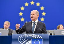 Chanceler Olaf Scholz defende uma União Europeia geopolítica e alargada a leste