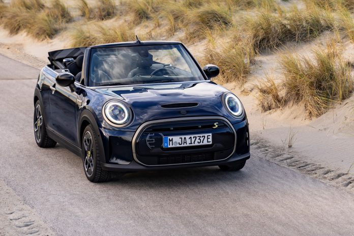 MINI Cabrio apresenta família elétrica na Auto Xangai 2023