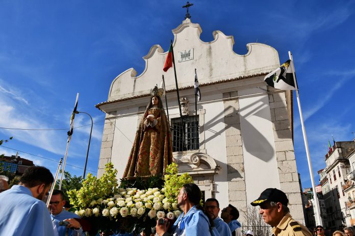 Regressou às ruas da Mouraria a Procissão de Nossa Senhora da Saúde