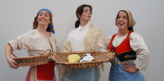 Porto: Teatro nos elétricos históricos