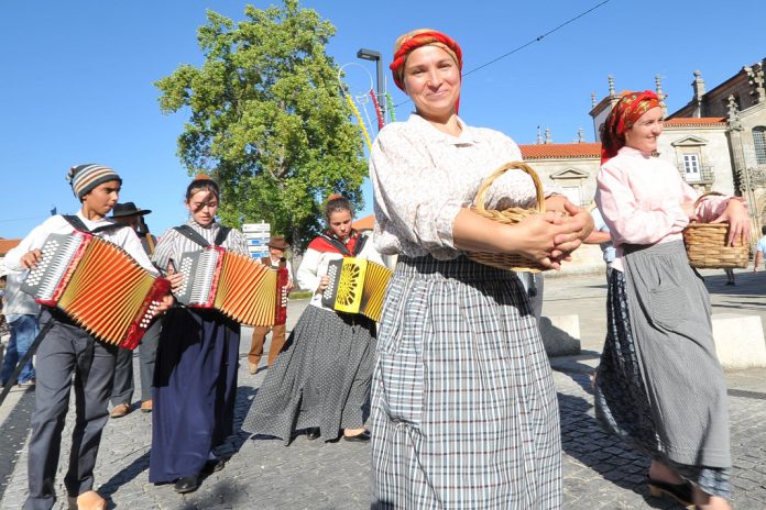 Cortejo Etnográfico em Lamego sob o tema Douro Cidade Europeia do Vinho 2023