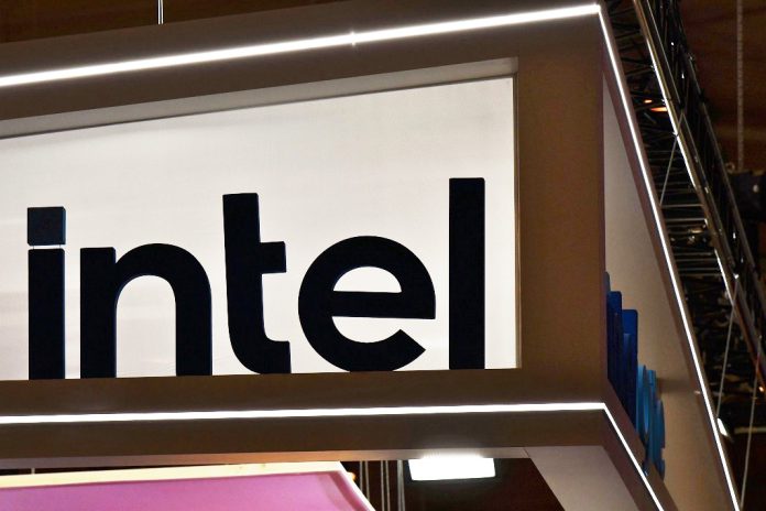 Comissão Europeia impõe coima de 376,36 milhões de euros à Intel