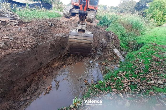 Valença com trabalhos limpeza para prevenir inundações