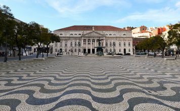 “Sumário: Auto da Barca do Inferno” leva sala de aula ao Teatro Nacional D. Maria II “Sumário: Auto da Barca do Inferno” leva sala de aula ao Teatro Nacional D. Maria II