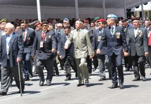 Desfile de Antigos Combatentes no Dia de Portugal