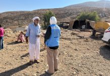 Colonos israelitas expulsam à força palestinianos na Cisjordânia