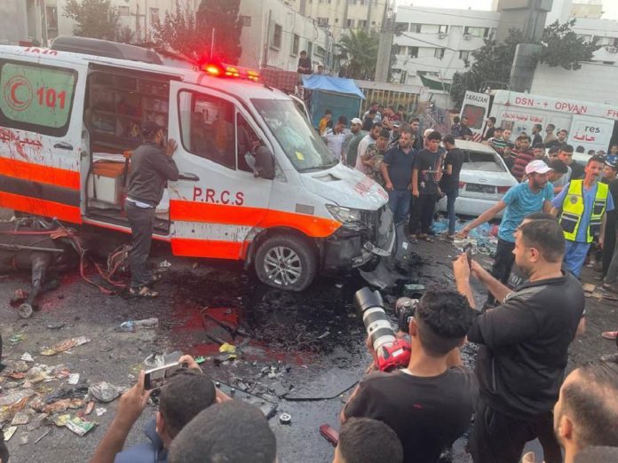 Ambulâncias que evacuavam feridos são bombardeadas em Gaza