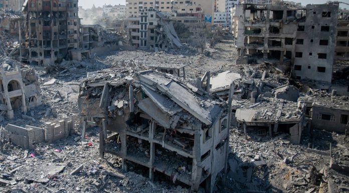 Desabamento de edifício em Gaza pode ter colocado sob escombros 100 pessoas e Coordenador Humanitário das Nações Unidas apela pela entrada de ajuda Desabamento de edifício em Gaza pode ter colocado sob escombros 100 pessoas e Coordenador Humanitário das Nações Unidas apela pela entrada de ajuda