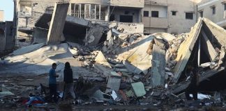 Falta de água e doenças estão a tornar a vida impossível em Gaza Falta de água e doenças estão a tornar a vida impossível em Gaza