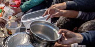 Palestinianos em Gaza na situação de morrer à fome ou por tiro