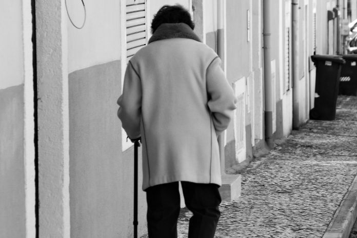 Especialistas da Bupa alertam sobre perigos para idosos no outono e fazem recomendações Especialistas da Bupa alertam sobre perigos para idosos no outono e fazem recomendações