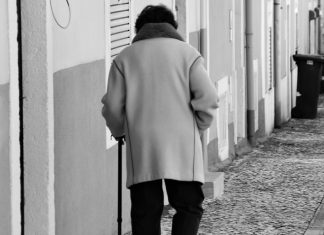 Legisladores da União Europeia acordam novas regras para proteger adultos vulneráveis