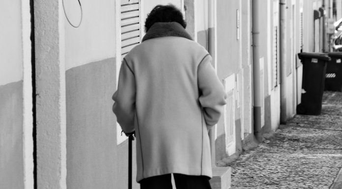 Legisladores da União Europeia acordam novas regras para proteger adultos vulneráveis
