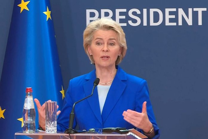 Ursula von der Leyen exige à Sérvia alinhamento na politica externa.