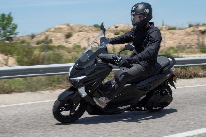 Mota elétrica Velca ONE que supera moto de combustão 125