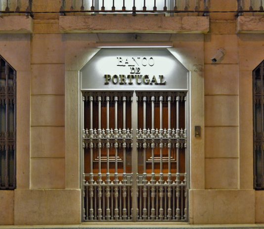 Banco de Portugal alerta que "Atlansia Portugal, Lda." não está habilitada para atividades de crédito