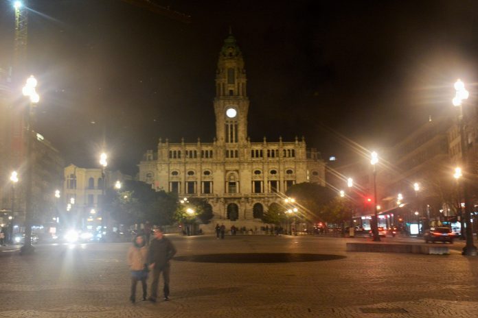Noite de Fim de Ano no Porto vai ter transportes garantidos pela STCP