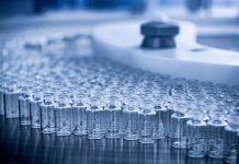 Comissão Europeia apoia África com mais de 175 mil doses de vacina mpox