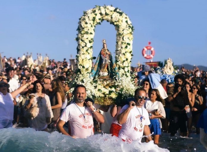 Praia das Maçãs, em Sintra, recebe os tradicionais festejos em Honra de Nossa Senhora da Praia Praia das Maçãs, em Sintra, recebe os tradicionais festejos em Honra de Nossa Senhora da Praia