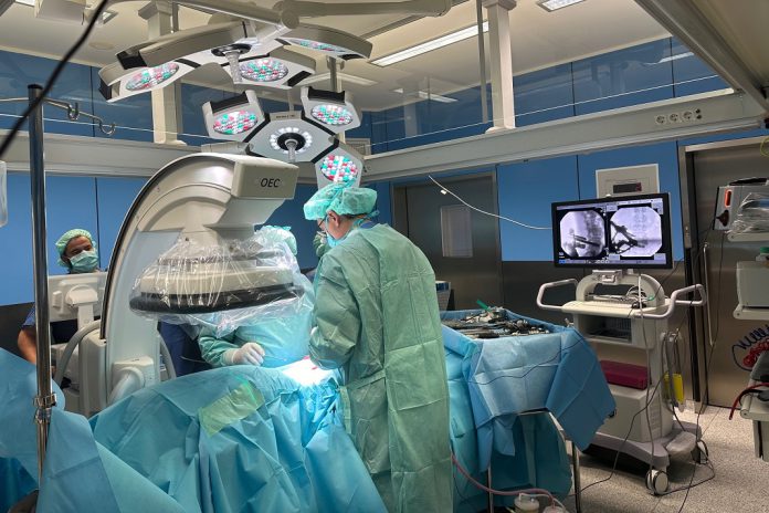 Hospital de Santa Maria Porto instala equipamento inovador para melhorar cirurgias da coluna Hospital de Santa Maria Porto instala equipamento inovador para melhorar cirurgias da coluna
