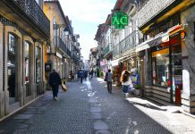 Compras no Natal de 2024 crescem 15% e uso do MB WAY 43% face a 2023