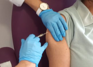 Vacina contra a COVID-19 da Novavax mostrou, em estudo de F4, melhor tolerabilidade que vacina contra a COVID-19 da Moderna