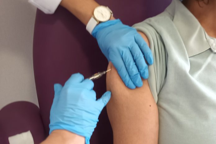 Vacinas COVID-19 atualizadas da Moderna recebem aprovação nos EUA Vacinas COVID-19 atualizadas da Moderna recebem aprovação nos EUA