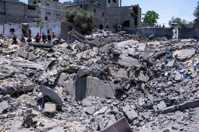 Gaza: número de palestinianos mortos sobe para 27.365