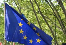 Zimbabué continua sujeito a medidas restritivas impostas pela União Europeia