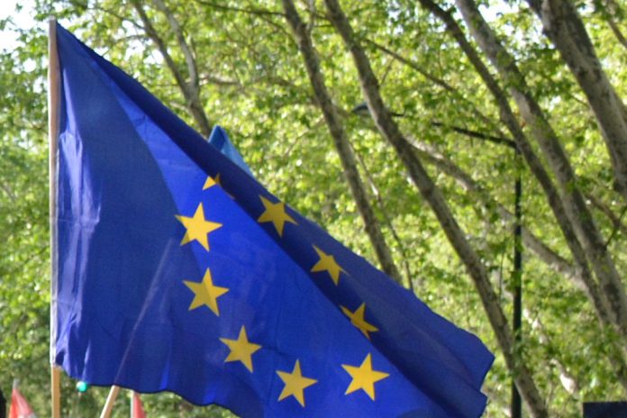 União Europeia aplica sanções a mais 25 indivíduos e 7 entidades da Bielorrússia