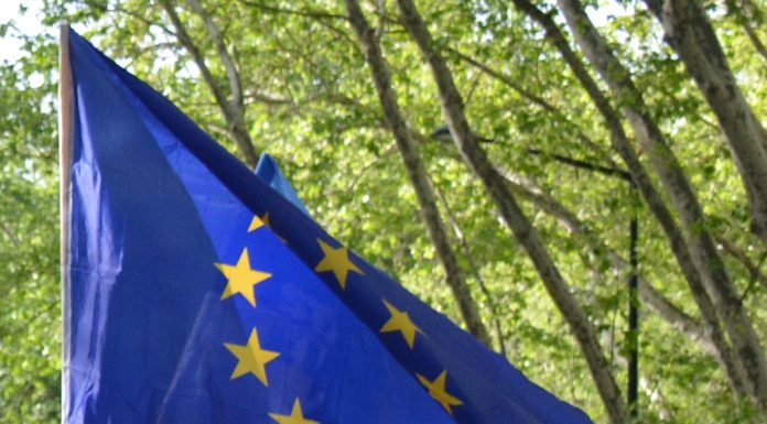 UE: Medidas restritivas sobre diversos indivíduos e entidades por ações contra direitos humanos são prorrogadas por um ano UE: Medidas restritivas sobre diversos indivíduos e entidades por ações contra direitos humanos são prorrogadas por um ano