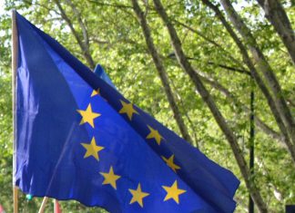 UE apoia com 3 milhões de euros a desminagem em África