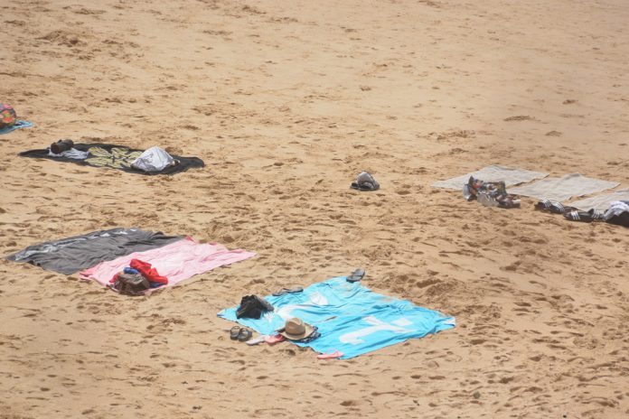 No Dia Internacional de Limpeza Costeira campanha #EUBeachCleanup dinamiza limpeza costeira e sensibilização ambiental