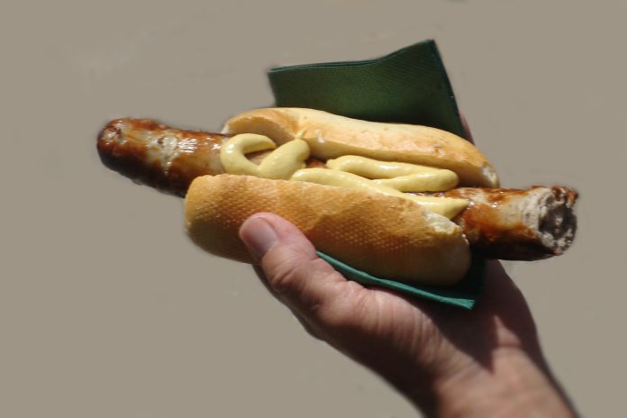 Consumo de alimentos ultraprocessados aumenta risco de AVC em adultos saudáveis de meia-idade