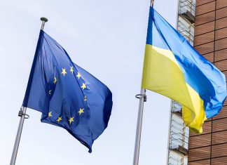 Ucrânia vai receber um desembolso de quase 3 mil milhões de euros da União Europeia e uma contribuição financeira da Noruega Ucrânia vai receber um desembolso de quase 3 mil milhões de euros da União Europeia e uma contribuição financeira da Noruega