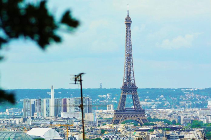 Repressão violenta contra movimento estudantil em França é condenada por organizações dos direitos humanos