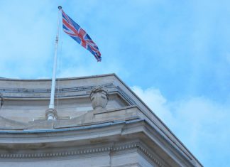 Reino Unido faz acordo para produção de helicópteros médios com a empresa Leonardo UK no valor de mais de mil milhões de euros Reino Unido faz acordo para produção de helicópteros médios com a empresa Leonardo UK no valor de mais de mil milhões de euros